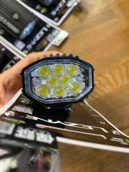 LEDの数が増えて、より広範囲を明るく照らします